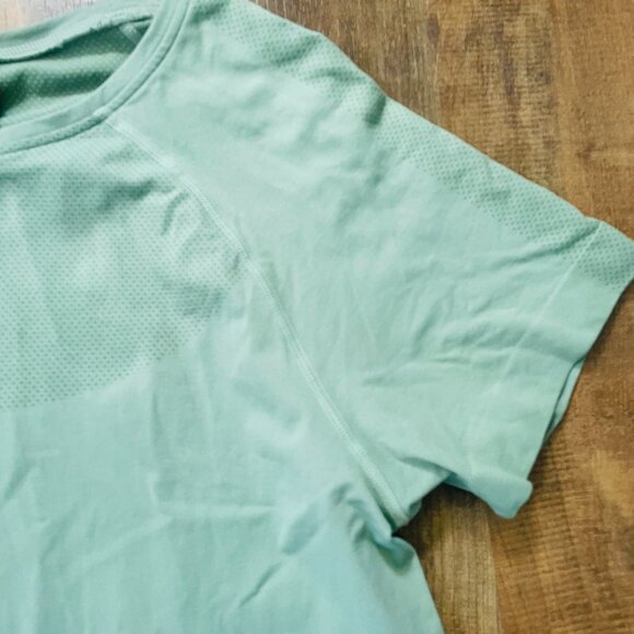 Mondetta Sage Green Performance Tee L | Recycled Nylon Stretch Top - Picture 7 of 11